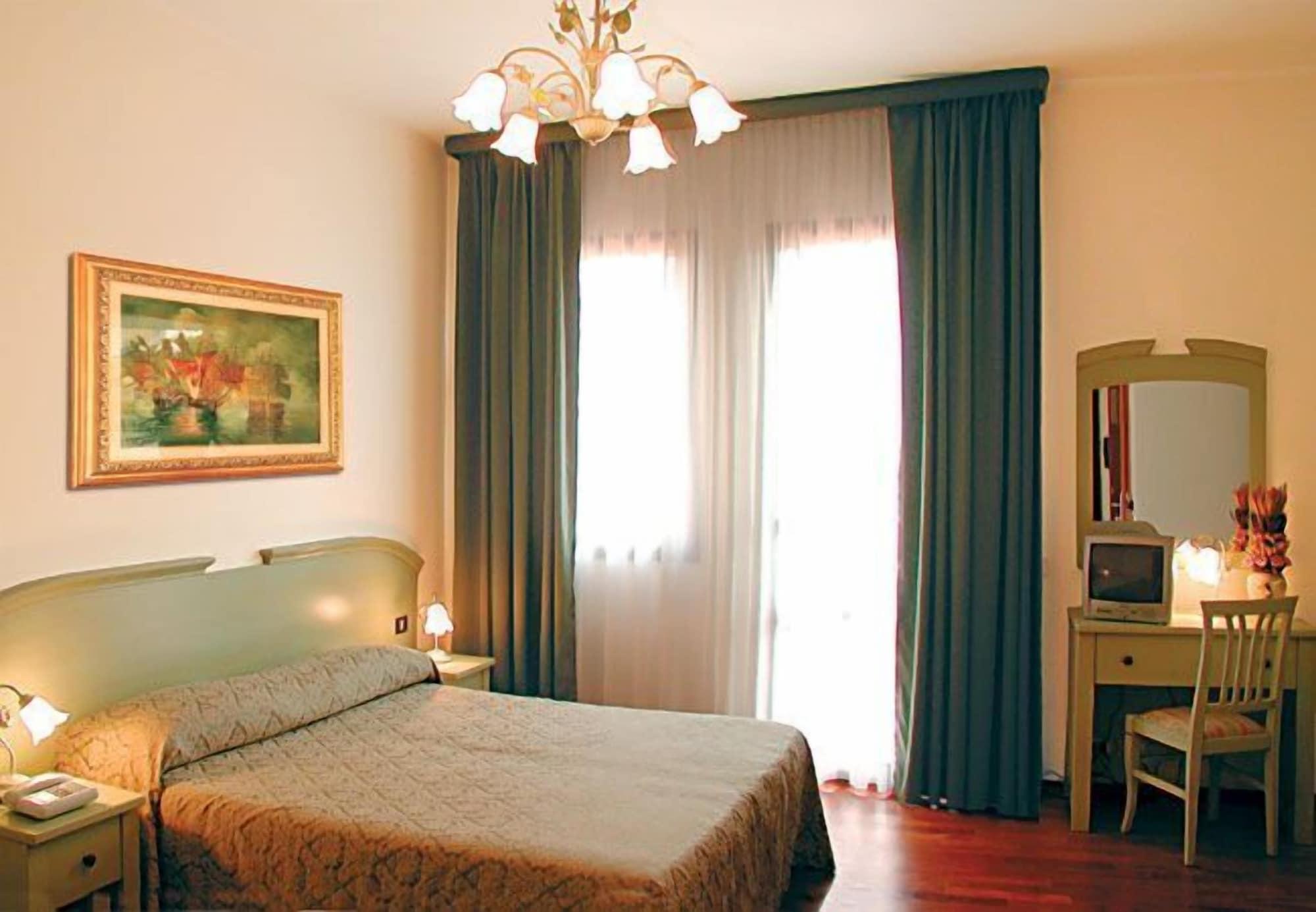 Hotel Altieri Favaro Veneto Exterior photo